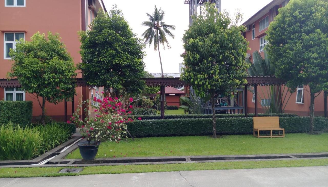 Myanmar Sport Hotel Rangoon Buitenkant foto